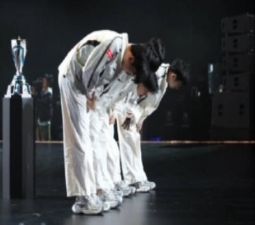 AL發(fā)布對(duì)陣IGWBG賽場(chǎng)VLOG：shanks把潤(rùn)膚露當(dāng)成洗發(fā)水了