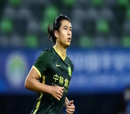 一场2:0让国足迎利好本土最强中锋满血回归邵佳一喜得前场杀器