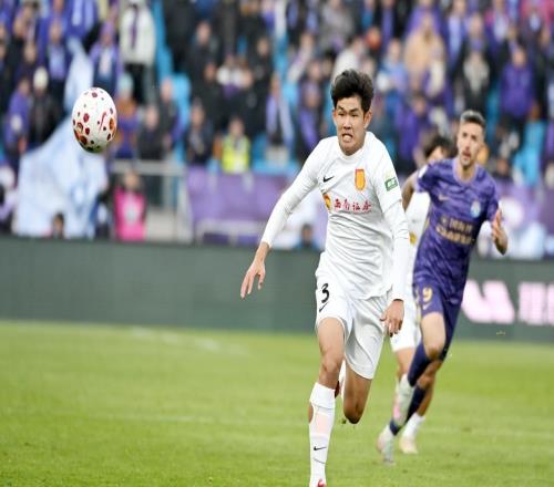 飄得這么快銅梁龍主場海報(bào)喧賓奪主+票價(jià)虛高，球迷送韭菜抗議