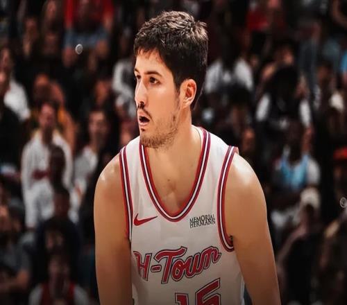 轟30+6+2！登頂歷史第一，NBA最憋屈探花，超巨實力卻只能打替補