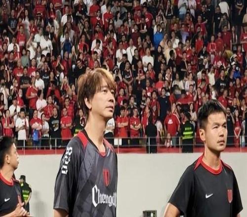 爭議！中超重慶主場請知名歌手表演：最低票價150貴不貴