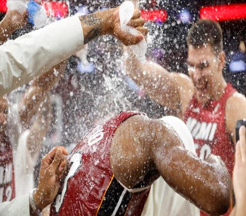 全力以赴的83分，隊友裁判對手成全了阿德巴約！43罰把數(shù)據(jù)打廉價