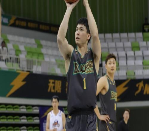 首秀僅得1分！網(wǎng)紅球員終于登場(chǎng)，沒(méi)打就進(jìn)全明星