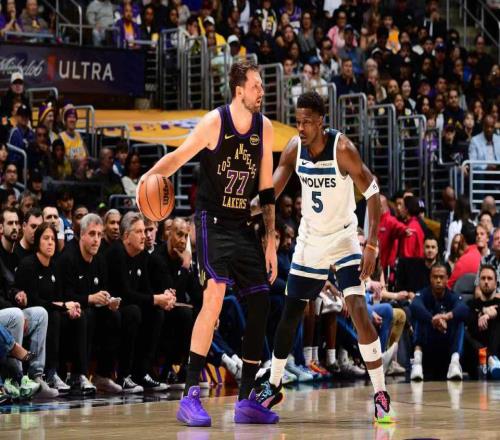 東契奇31+11+11：第89次三雙率無詹湖人橫掃碾壓華子15中2