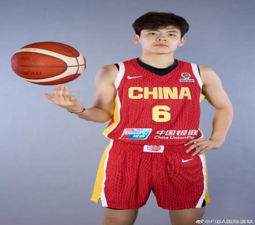 24歲楊舒予接任中國(guó)女籃隊(duì)長(zhǎng)，今晚將帶隊(duì)沖擊世界杯