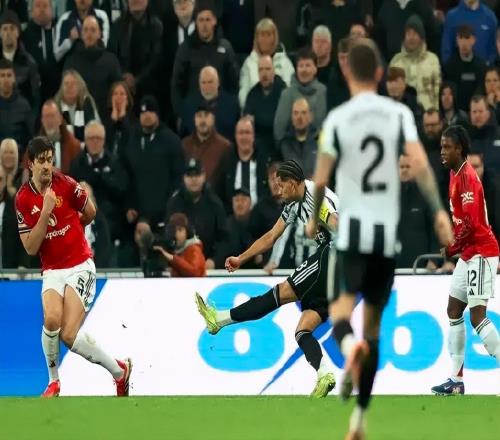 遺憾！曼聯(lián)后防大腿再傷推遲復出，英超“爭三之戰(zhàn)”紅魔防線告急