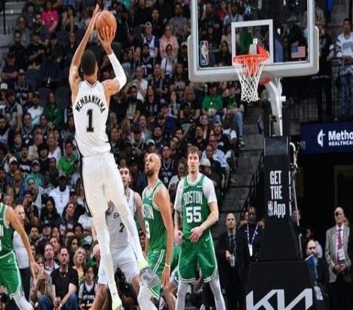 文班：三分球是我的標(biāo)志性技術(shù)之一不會(huì)荒廢它