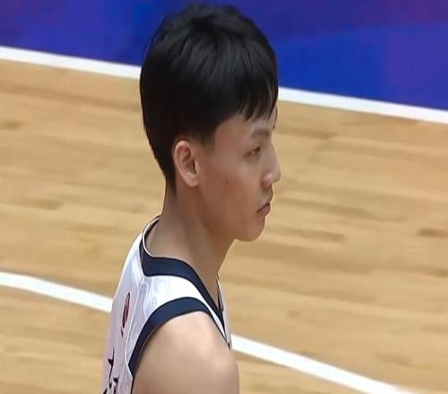 氣勢如虹！廣東完美壓制新疆，胡明軒三分建功，麥考爾首秀滿分