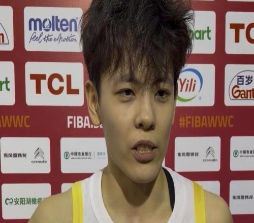 楊舒予：球隊(duì)有很多問(wèn)題但也有些亮點(diǎn)擔(dān)任隊(duì)長(zhǎng)肩負(fù)著責(zé)任