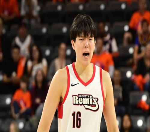 轟31+8創(chuàng)生涯紀錄！楊瀚森閃耀G聯(lián)賽：16中14太準，大秀勾手絕活