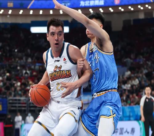 拿600萬，打魚腩正負(fù)值0+被楊文學(xué)單吃2次，球迷：原地退役吧