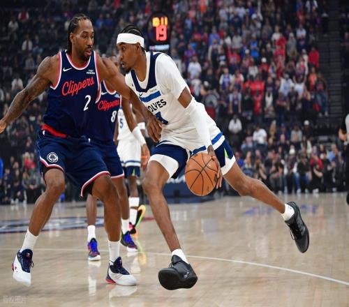 無敵戰(zhàn)神！小卡狂轟45+5+5創(chuàng)紀(jì)錄！加蘭給力，愛德華茲空砍36+2+5