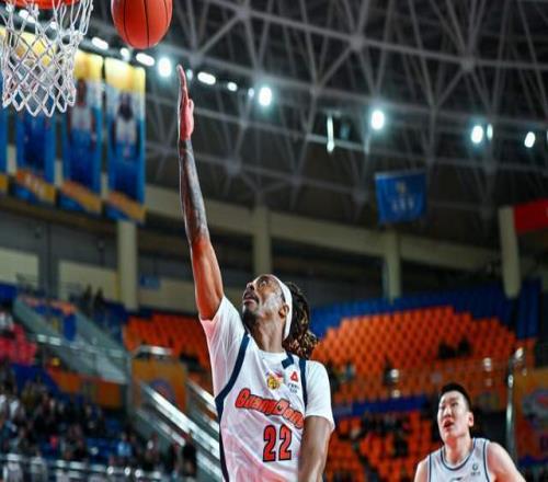 廣東遭18分逆轉(zhuǎn)被打回原形！更換外援成唯一出路，杜鋒該認(rèn)清現(xiàn)實(shí)