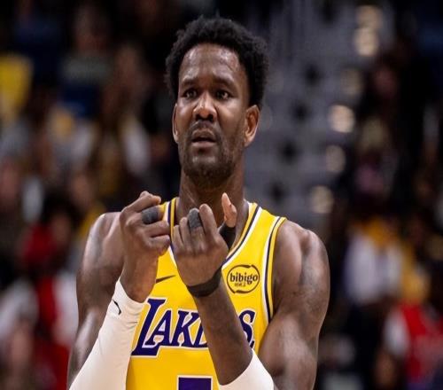 轟23+10各種怒吼！艾頓專注一戰(zhàn)贏湖媒贊譽(yù)得分20+湖人11勝1負(fù)