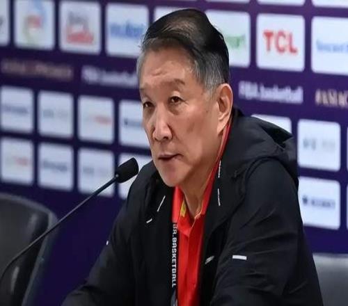 集訓(xùn)2月，慘敗比利時(shí)，宮魯鳴該下課了籃協(xié)深夜發(fā)聲，塵埃落定