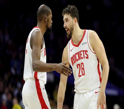 火箭隊(duì)又傷1人！對(duì)陣鵜鶘，20+9全明星背傷或缺陣，實(shí)力不降反升