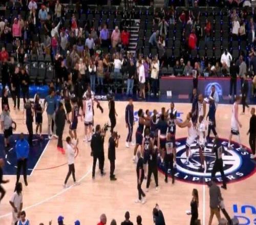 有點(diǎn)暖心！快船賽后爆發(fā)沖突，竟然因?yàn)檫@個(gè)....