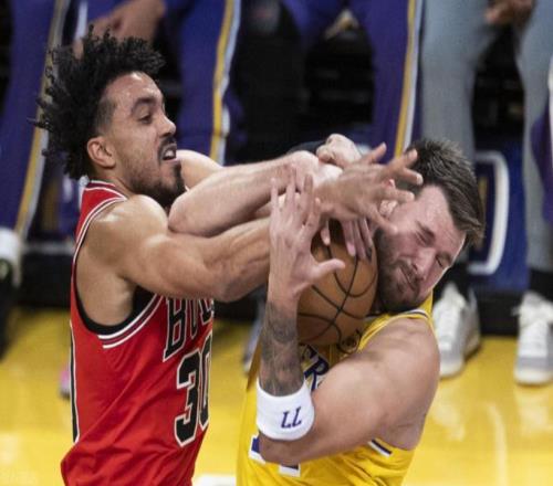 雙殺公牛！詹姆斯復(fù)出，湖人反超火箭升西部第三，東契奇狂轟51分