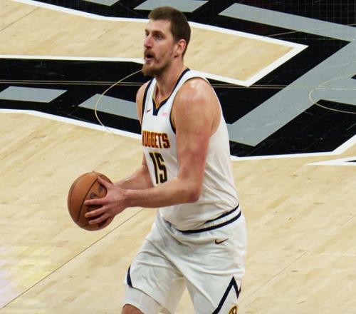 刷爆紀(jì)錄！約基奇31+20+12連續(xù)3場三雙190次三雙歷史第二人