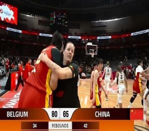 中國(guó)女籃15負(fù)完敗比利時(shí)引熱議記者吐槽內(nèi)線優(yōu)勢(shì)，幾乎蕩然無存