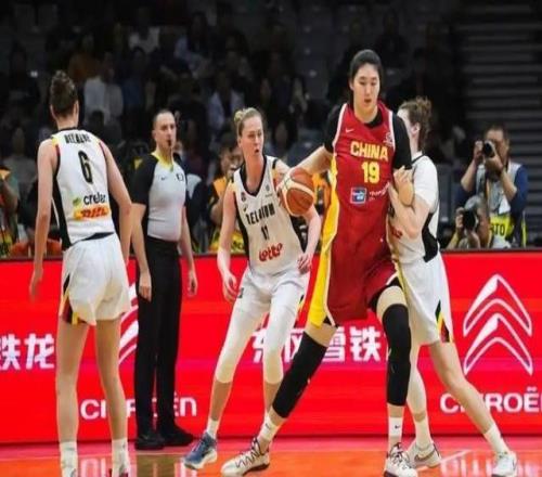 女籃世預(yù)賽張子宇內(nèi)線獨(dú)木難支，中國(guó)女籃慘敗比利時(shí)隊(duì)