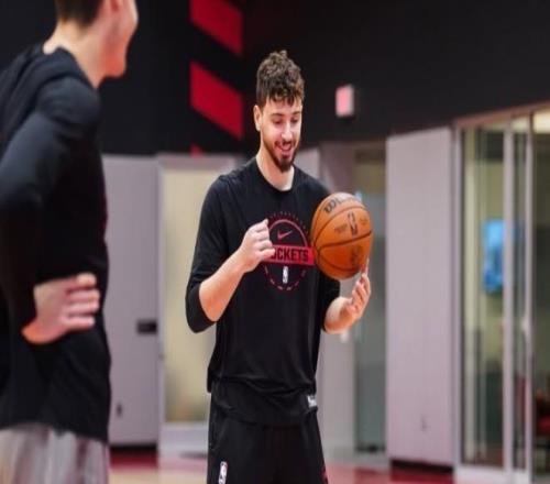 火箭主場(chǎng)對(duì)陣鵜鶘！傷病情況出爐：申京出戰(zhàn)成疑，3位老將齊缺戰(zhàn)