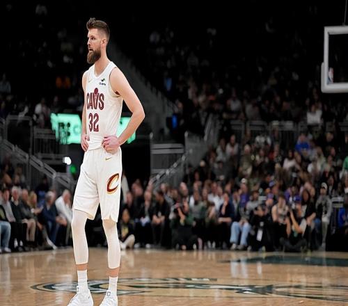 表現(xiàn)起伏太大了！騎士是否應(yīng)該讓這位鋒線球員留在先發(fā)陣容中呢