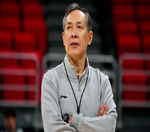 北京首鋼拒絕輸球！全力擊敗廣州男籃，麥基對(duì)位徐昕，央視直播