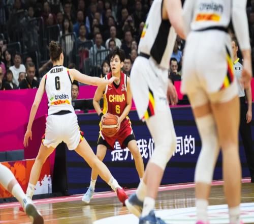 20+11不是張子宇極限！梅斯曼送女籃2句忠告，王思雨楊舒予尷尬了