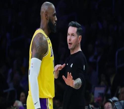 雷迪克:詹姆斯清楚东契奇&里夫斯的重要性他愿尽一切可能赢球