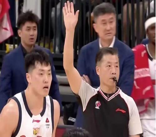 CBA13日比賽綜述：遼寧隊(duì)完成15分大逆轉(zhuǎn)，廣東隊(duì)結(jié)束三連敗