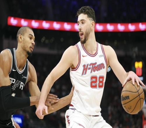 火箭勝鵜鶘！全新首發(fā)亮相，小史密斯改打中鋒，32歲老將首次先發(fā)