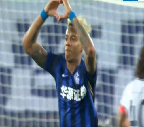 武汉三镇赛季首球!卡迪斯超级世界波,标王打出身价,媒体人点赞