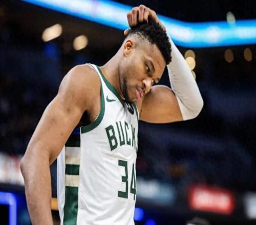 復(fù)出5場，球隊輸4場！號稱聯(lián)盟第1大前鋒，帶隊能力這么差