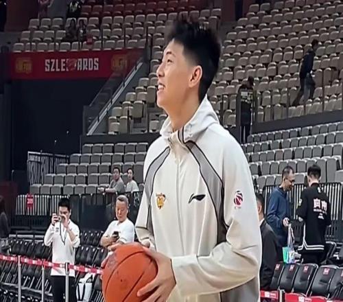 首秀倒计时!崔永熙赛前投篮训练手感火热