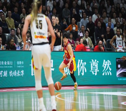 兩戰(zhàn)10次助攻！中國女籃27歲助攻王崛起初露鋒芒：宮魯鳴用對(duì)她