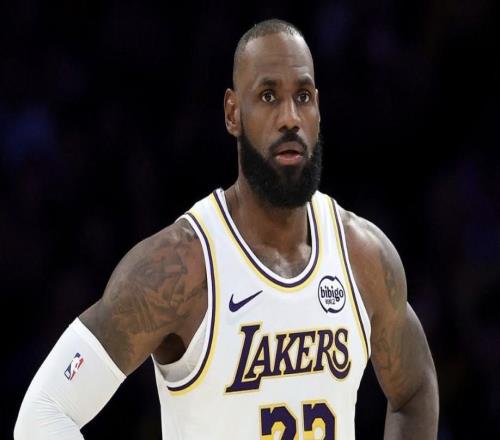 艾頓：偉大的球員能適配任何體系，這正是詹姆斯今天所做的