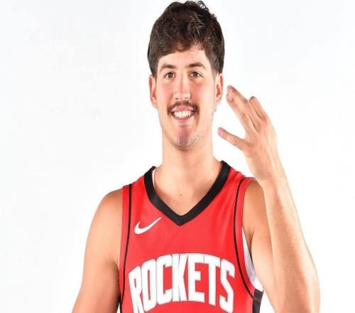 轟18+5+3，再中5記三分！火箭新射手狀態(tài)回暖，32分鐘填滿數(shù)據(jù)欄