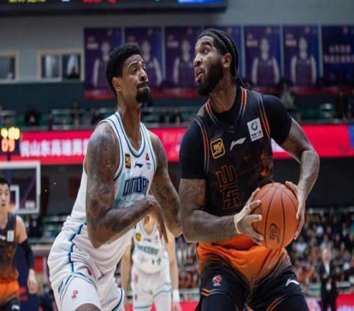 20投狂砍42分13板！CBA第一大外援徹底攤牌全聯(lián)盟，邱彪押寶成功