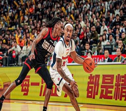 賠了夫人又折兵！廣東宏遠(yuǎn)若裁掉麥考爾，要支付其全部薪水