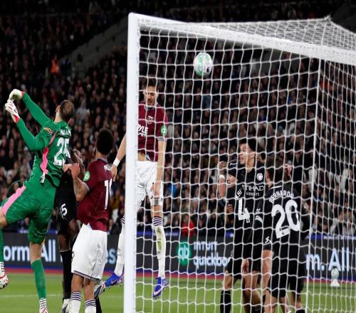 差距曼城全场15个角球均未进球,铁锤仅1个角球即破门