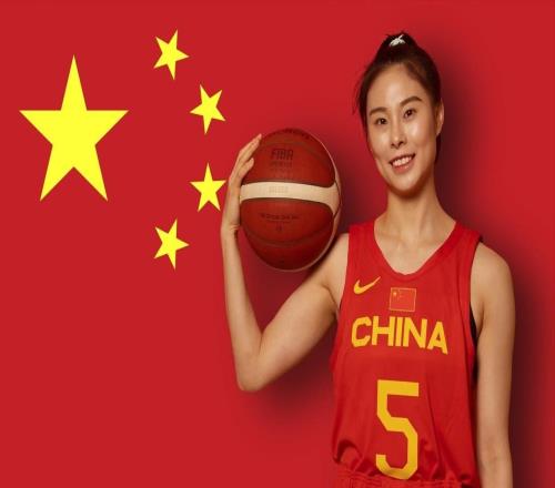 楊舒予資歷尚淺難擔(dān)大任，中國(guó)女籃隊(duì)長(zhǎng)或換人，球迷紛紛推薦一人