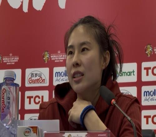王思雨:之前的女篮已经过去了,希望大家给我们多一点理解和包容