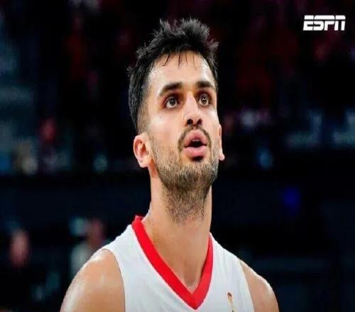 太太慘了！勇士緊急簽32+12中鋒！1天連傷3人！庫里被迫帶傷臨時上陣！