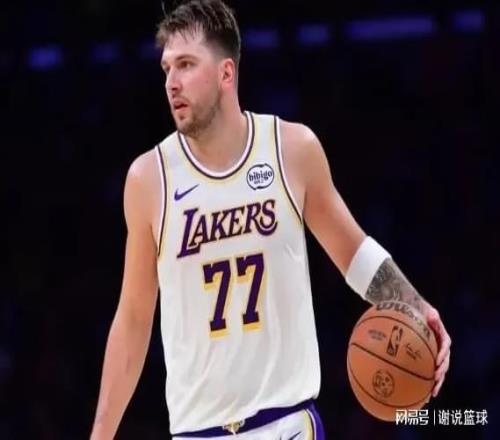 湖人絕殺進前三，東契奇小里滿分，詹姆斯功過相抵兩角色球員閃光