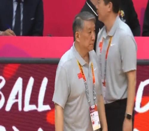 女籃勝南蘇丹！宮魯鳴淡定，張子宇摟王思雨，張曼曼陳玉婕總結(jié)！