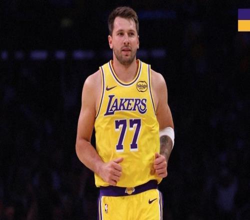 最多領先17分！湖人火力全開：東契奇16分8助，詹姆斯單節(jié)11分