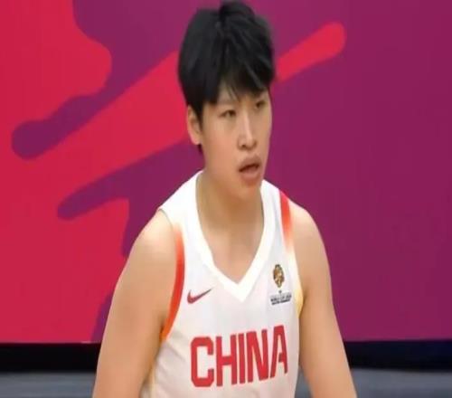 帶了又不用！廣東大腿3戰(zhàn)僅2分4板，球迷質(zhì)問：為何不選劉禹彤