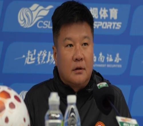 李金羽：對比上場的總結(jié)效果，我對隊員今天表現(xiàn)還是比較滿意