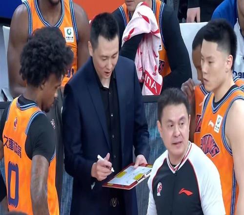 CBA排名！上海釀50分慘案，廣廈輸球遼寧北京連勝，廣東終結(jié)連敗